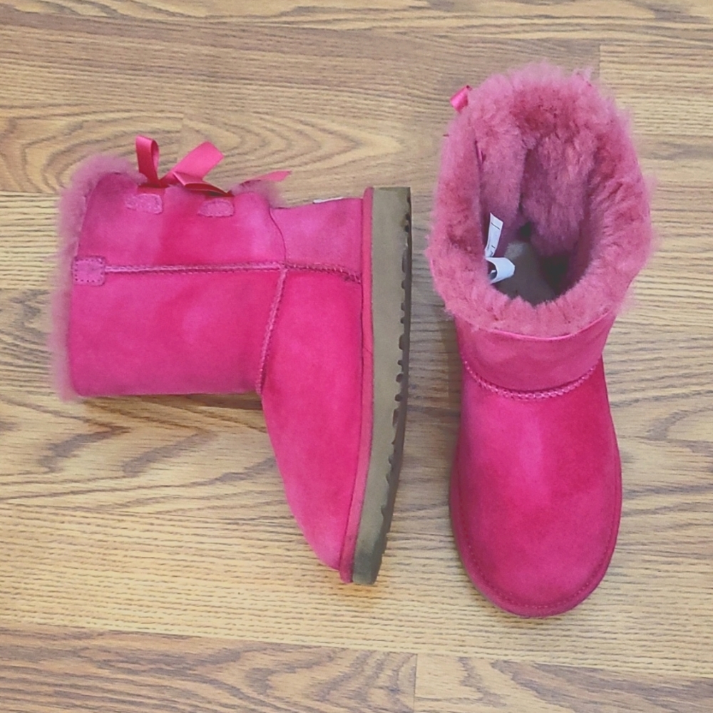 ❌❌❌SOLD❌❌❌UGG Bailey Bow Boots size 5 - Picture 4 of 10